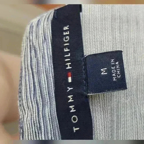 Tommy Hilfiger Women's Embroidered Crinkle Peasant Top -Gray Size Medium - Picture 9 of 9